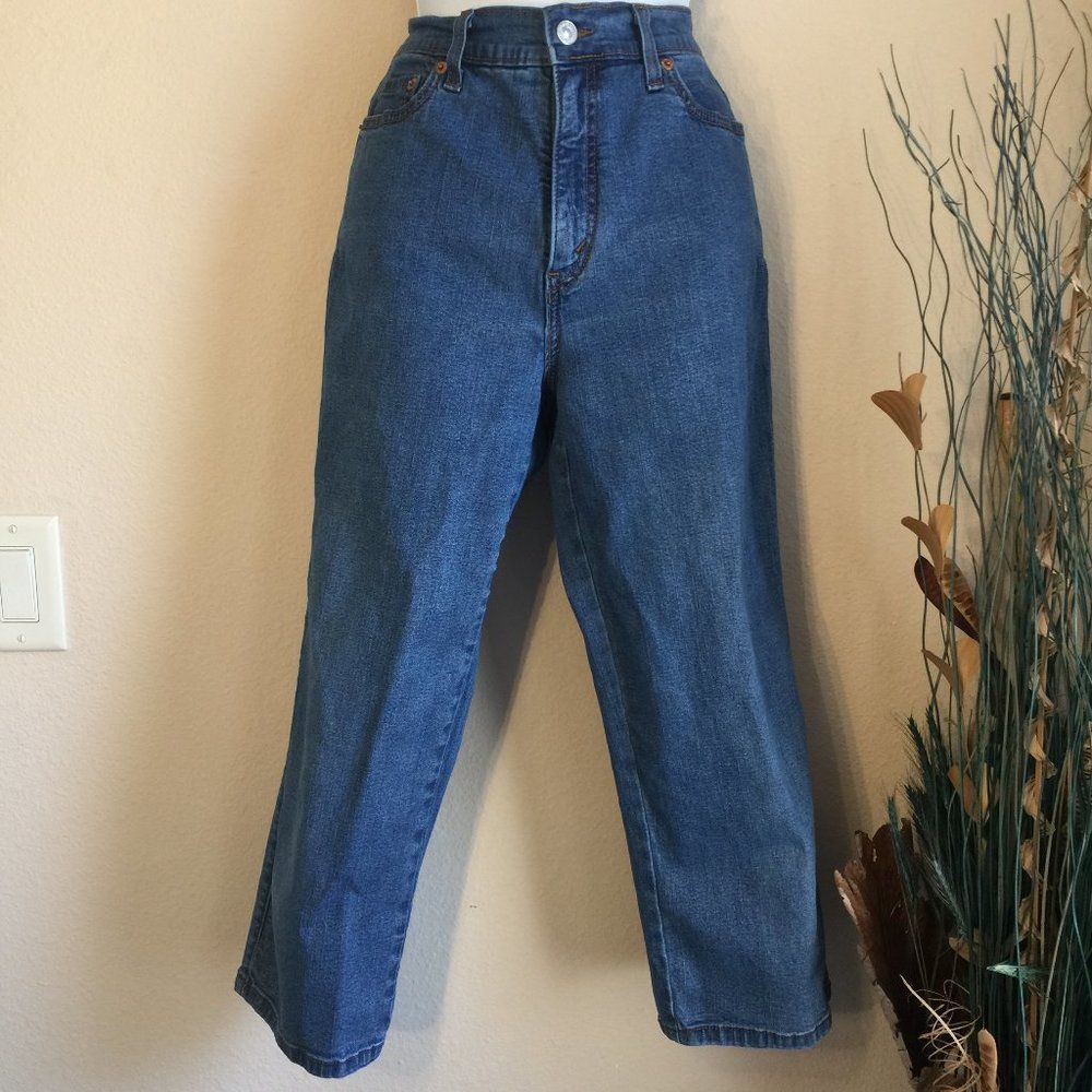 Levi’s 512 Perfectly Slimming Capri Jeans Medium Wash 8
